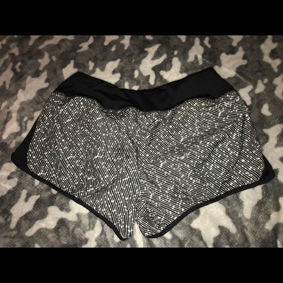 Nike Dri-Fit Shorts - Picture 3 of 4